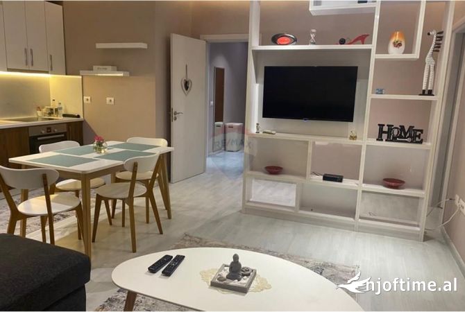 Shtepi me qera Apartament ne Tirane, 1+1, Mobilimi E mobiluar, Pagesa 750  Euro.