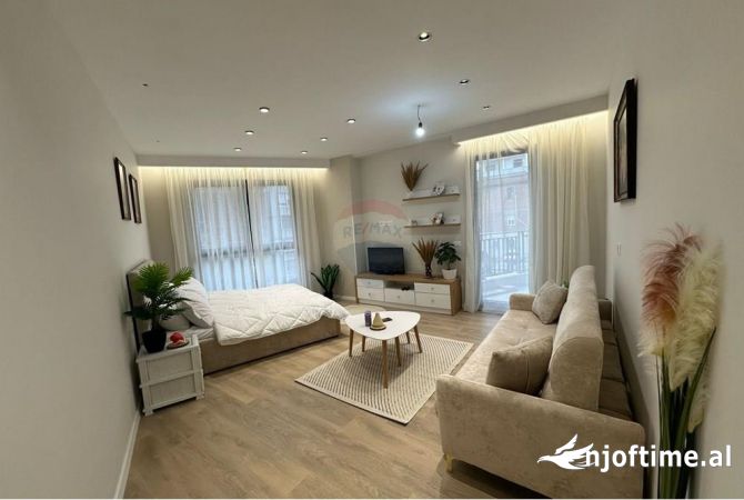 Shtepi me qera Garsoniere ne Tirane - 450 Euro