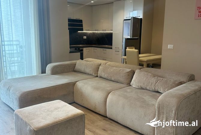 Shtepi me qera 2+1 ne Tirane - 750 Euro