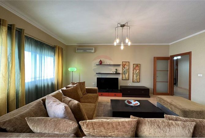 Shtepi me qera 2+1 ne Tirane - 650 Euro