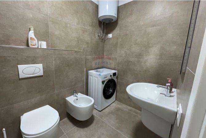 Shtepi me qera Apartament ne Tirane, 1+1, Mobilimi E mobiluar, Pagesa 550  Euro.