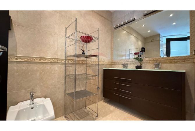 Shtepi me qera 2+1 ne Tirane - 800 Euro