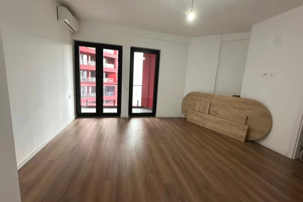 Ambient biznesi me qera 3+1 ne Tirane - 650 Euro