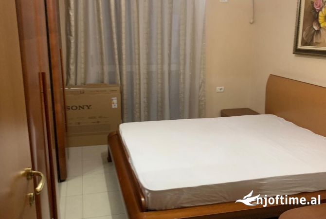 Shtepi me qera Apartament ne Tirane, 2+1, Mobilimi E mobiluar, Pagesa 600  Euro.