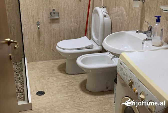 Shtepi me qera Apartament ne Tirane, 2+1, Mobilimi E mobiluar, Pagesa 600  Euro.