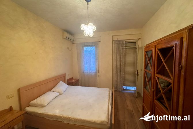Shtepi me qera 1+1 ne Tirane - 450 Euro