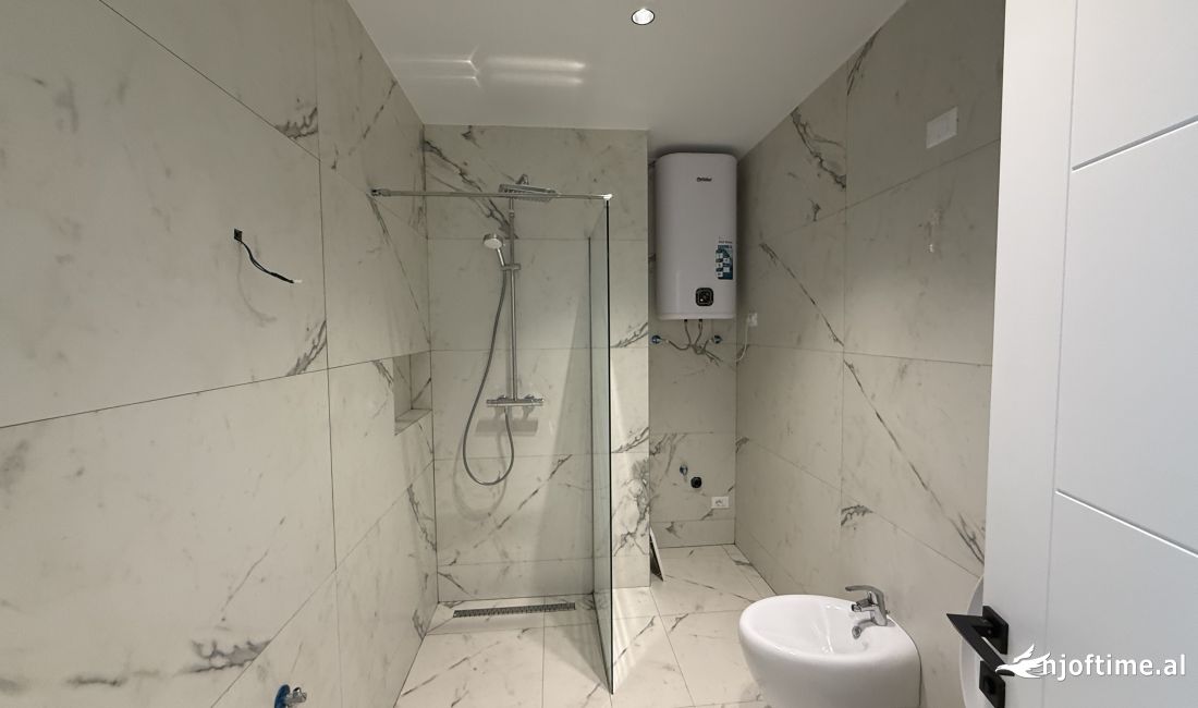 Shtepi ne shitje Apartament ne Tirane, 1+1, Mobilimi E mobiluar, Pagesa 280,000  Euro.