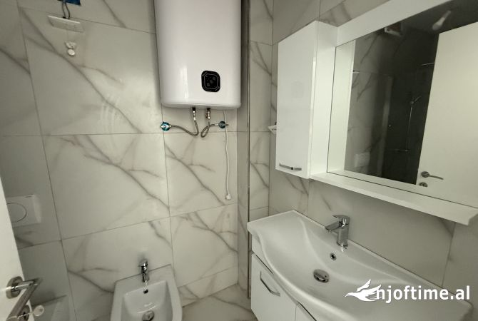 Shtepi me qera 2+1 ne Tirane - 1,600 Euro