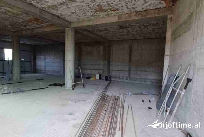 Ambient biznesi me qera 6+1 ne Tirane - 2,000 Euro