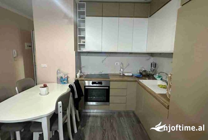Shtepi me qera 2+1 ne Tirane - 750 Euro