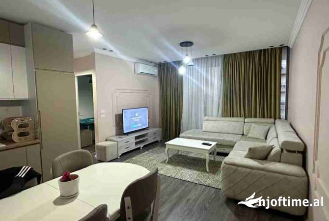 Shtepi me qera 2+1 ne Tirane - 750 Euro