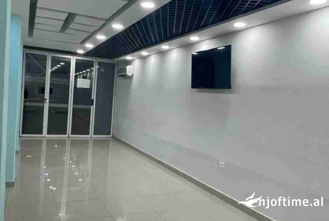 Ambient biznesi me qera 1+1 ne Tirane - 700 Euro