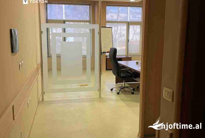Ambient biznesi me qera 3+1 ne Tirane - 500 Euro