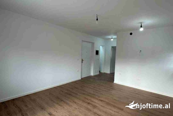 Shtepi ne shitje 1+1 ne Tirane - 75,000 Euro