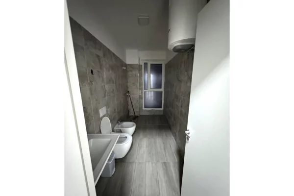 Shtepi me qera Apartament ne Tirane, 2+1, Mobilimi E mobiluar, Pagesa 700  Euro.