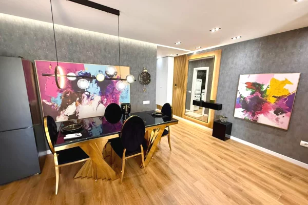 Shtepi me qera Apartament ne Tirane, 2+1, Mobilimi E mobiluar, Pagesa 1,000  Euro.