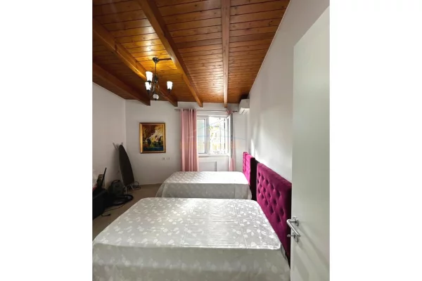 Shtepi me qera Apartament ne Tirane, 3+1, Mobilimi E mobiluar, Pagesa 1,400  Euro.