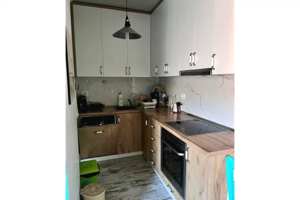 Shtepi me qera Apartament ne Tirane, 2+1, Mobilimi E mobiluar, Pagesa 750  Euro.