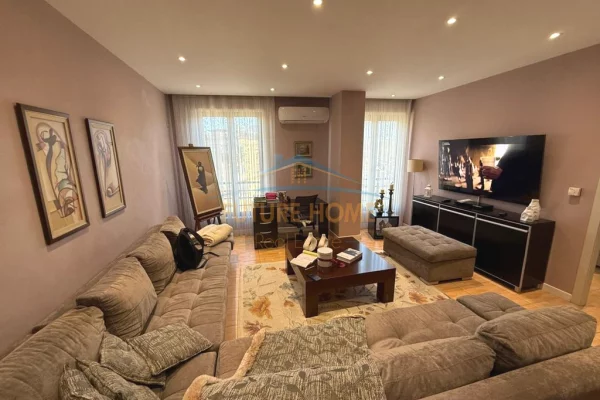 Shitet, Apartament 2+1,Zogu i Zi,Tiranë