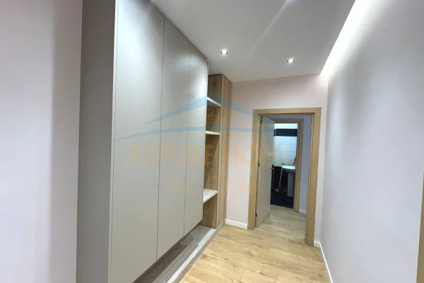 Shtepi ne shitje Apartament ne Tirane, 2+1, Mobilimi E mobiluar, Pagesa 182,000  Euro.