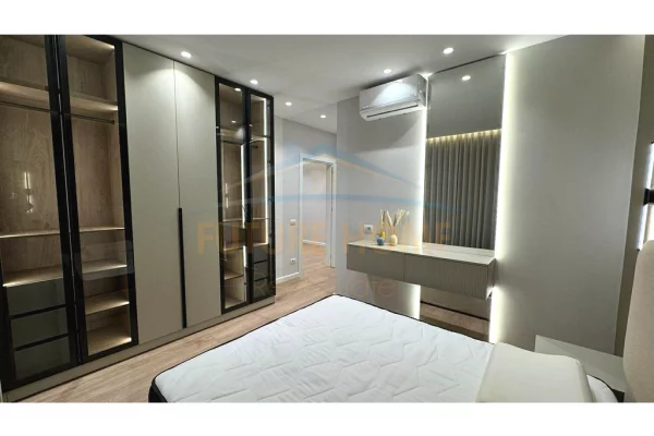 Appartamento in affitto a Tirana 2+1, Arredato