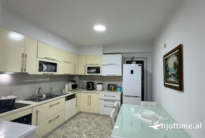 Shtepi ne shitje 3+1 ne Tirane - 180,000 Euro