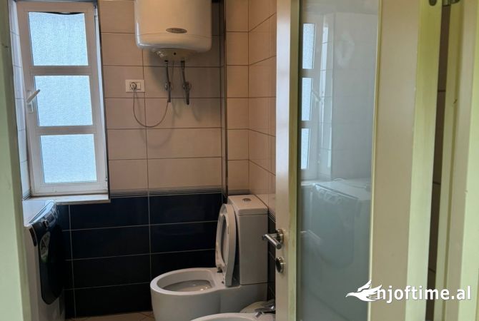 Shtepi ne shitje Apartament ne Tirane, 1+1, Mobilimi E mobiluar, Pagesa 110,000  Euro.