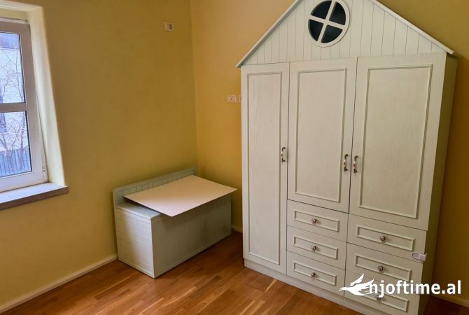 Shtepi ne shitje Apartament ne Tirane, 1+1, Mobilimi E mobiluar, Pagesa 110,000  Euro.