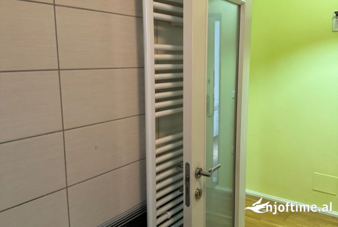 Shtepi ne shitje Apartament ne Tirane, 1+1, Mobilimi E mobiluar, Pagesa 110,000  Euro.