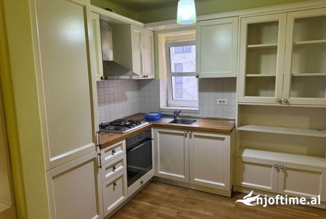 Shitet apartament 57 m2 1+1 