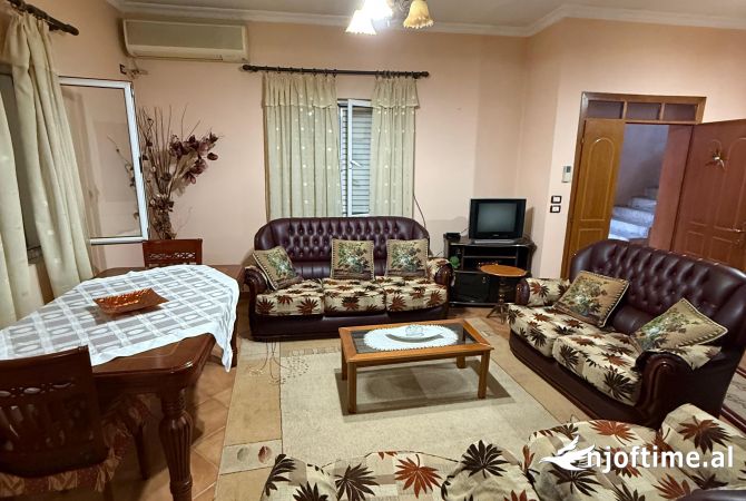 Shtepi me qera 2+1 ne Tirane - 400 Euro