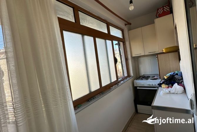 Shtepi ne shitje Apartament ne Tirane, 2+1, Mobilimi E mobiluar, Pagesa 130,000  Euro.