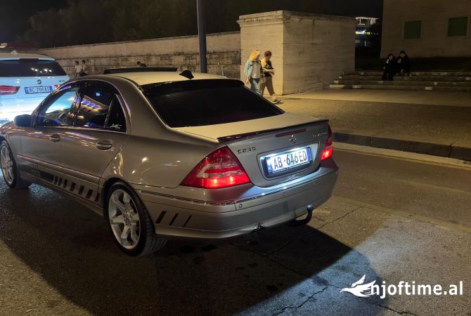 Makina ne shitje ne Tirane, Mercedes-Benz, 2005 gasoline-gas,Kambio Manual Pagesa 5,500  Euro.