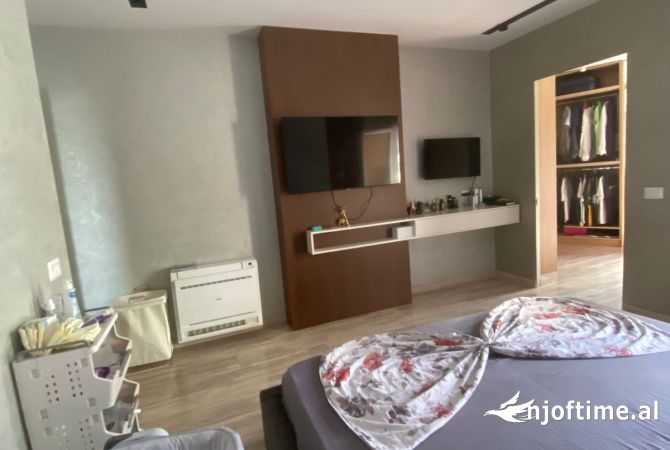 Shtepi ne shitje Apartament ne Tirane, 2+1, Mobilimi E mobiluar, Pagesa 350,000  Euro.