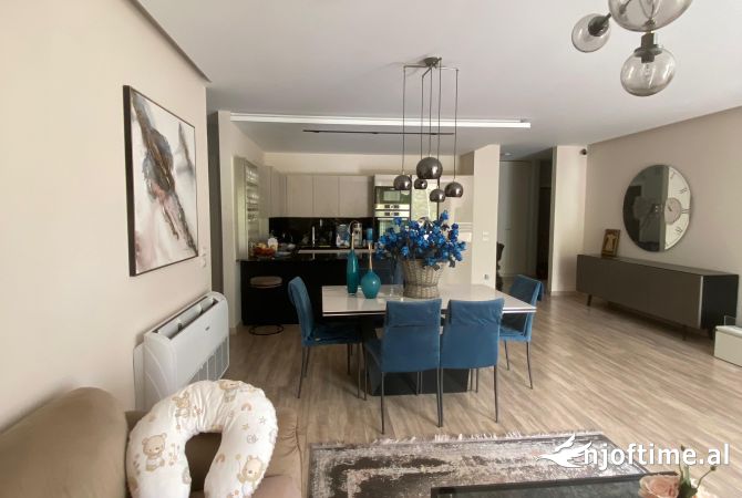 Shtepi ne shitje Apartament ne Tirane, 2+1, Mobilimi E mobiluar, Pagesa 350,000  Euro.