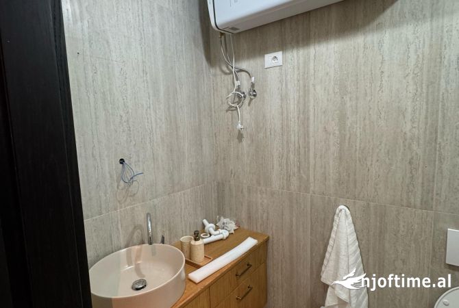 Shtepi me qera Apartament ne Tirane, 1+1, Mobilimi E mobiluar, Pagesa 500  Euro.