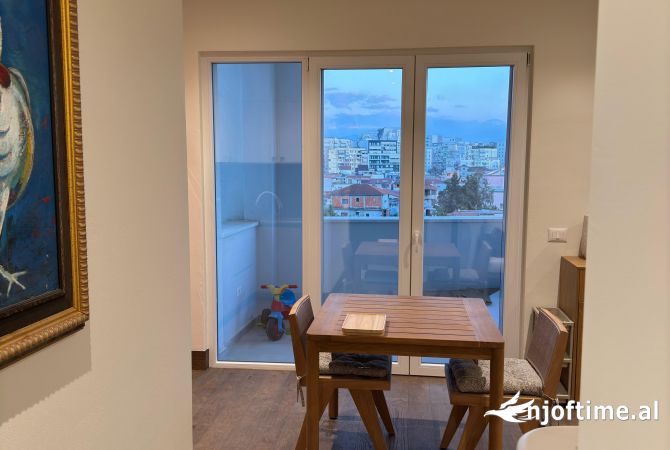 Shtepi me qera Apartament ne Tirane, 1+1, Mobilimi E mobiluar, Pagesa 500  Euro.