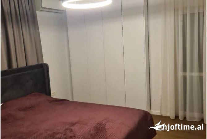 Shtepi ne shitje Apartament ne Tirane, 2+1, Mobilimi Pjeserisht e mobiluar, Pagesa 560,000  Euro.