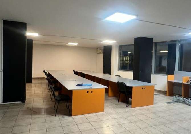 Ambient biznesi me qera 3+1 ne Tirane - 1,200 Euro