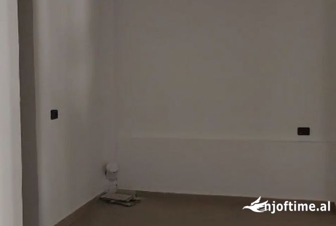 Ambient biznesi me qera 1+1 ne Tirane - 1,000 Euro