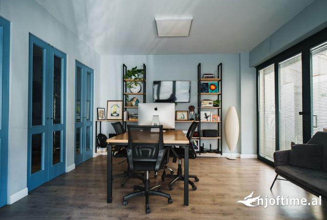 Ambient biznesi me qera 3+1 ne Tirane - 60,000 Leke