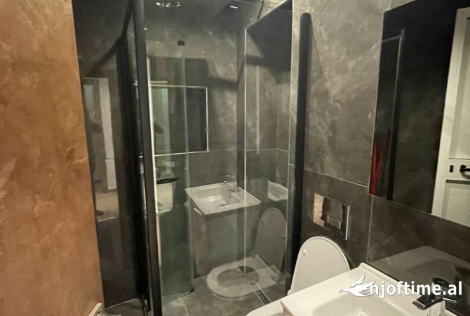 JEPET ME QERA AMBJENT BIZNESI 100M2 1500 EURO SHESHI WILLSON