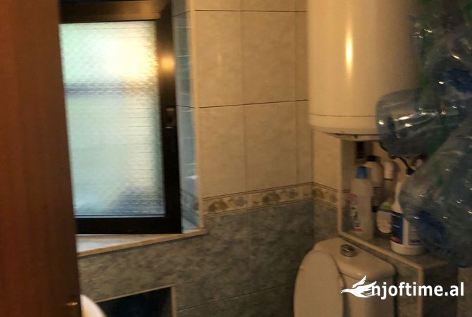 Ambient biznesi me qera 1+1 ne Tirane - 75,000 Leke