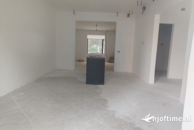 Ambient biznesi me qera 1+1 ne Tirane - 3,000 Euro