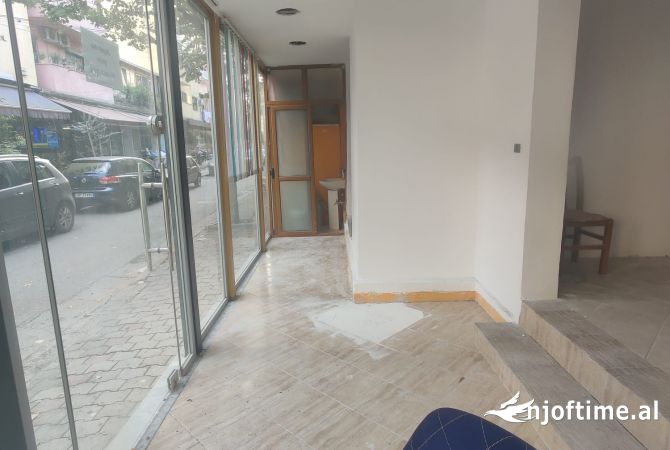 Ambient biznesi me qera 1+1 ne Tirane - 3,000 Euro