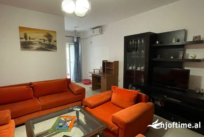 Shtepi me qera 2+1 ne Tirane - 700 Euro