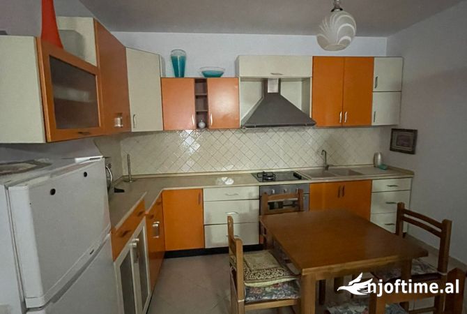 Shtepi me qera 2+1 ne Tirane - 700 Euro