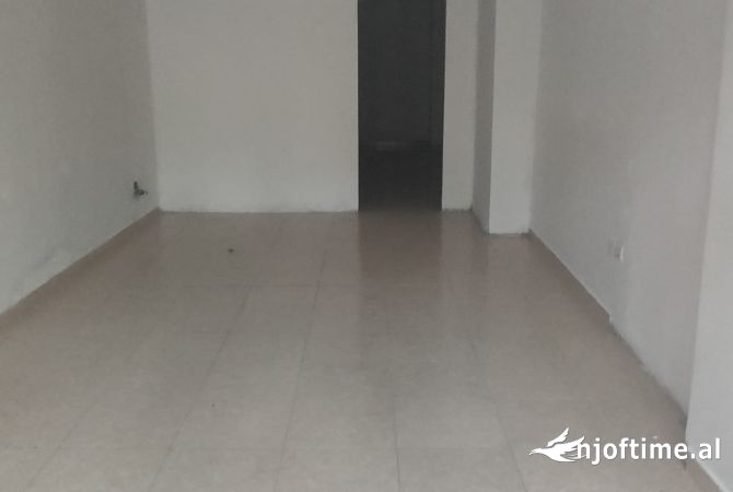 Ambient biznesi me qera 1+1 ne Tirane - 700 Euro