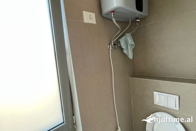 Ambient biznesi me qera 3+1 ne Tirane - 2,500 Euro