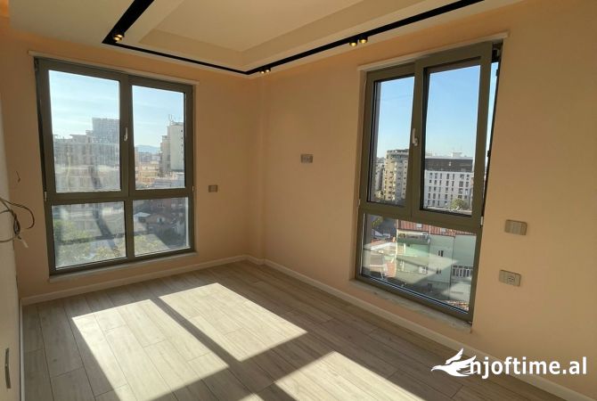 Ambient biznesi me qera 3+1 ne Tirane - 1,350 Euro